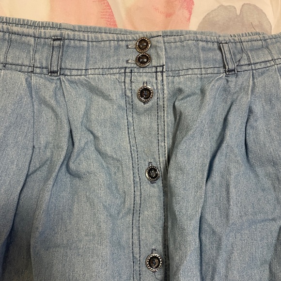 Adorable denim skirt with buttons - Picture 5 of 7